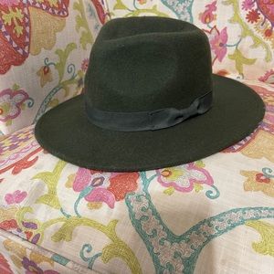 Womens felt green hat one size fits all